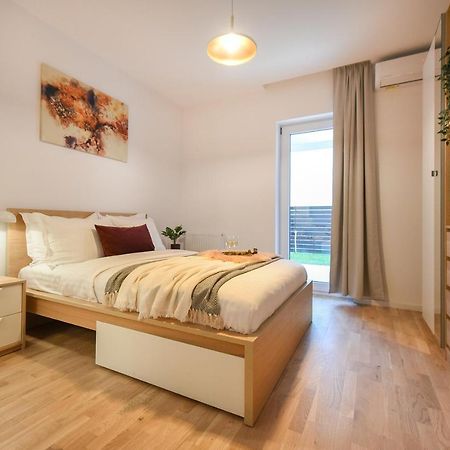 Vacation Feel - 2Br Apartment With Terrace & Private Parking In Baneasa Bucharest Exterior photo