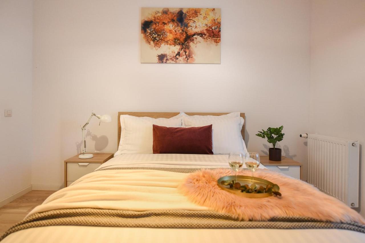 Vacation Feel - 2Br Apartment With Terrace & Private Parking In Baneasa Bucharest Exterior photo