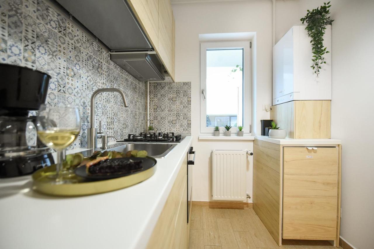 Vacation Feel - 2Br Apartment With Terrace & Private Parking In Baneasa Bucharest Exterior photo